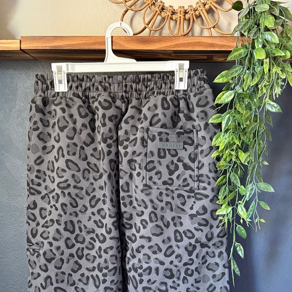 Comfrt Airplane Mode Zip-Up Hoodie and Joggers SET Panther Large - Picture 14 of 16